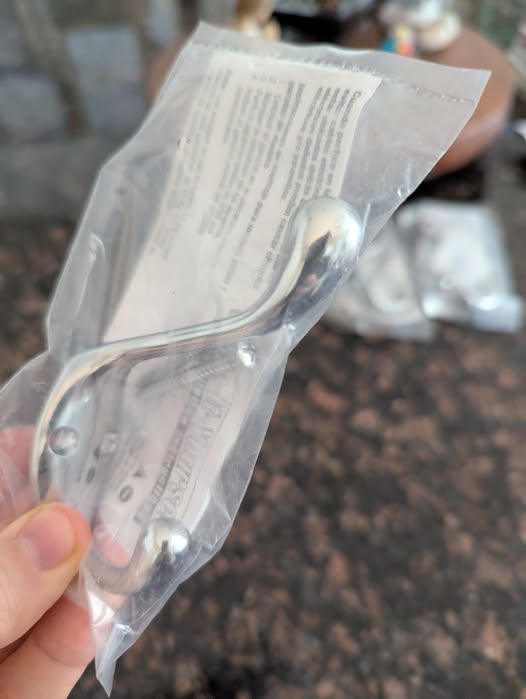 Buy Nothing Give Fail but School Win: Double Hooks